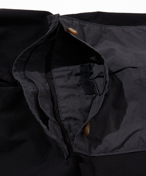 Jonas Claesson（ジョナスクレアッソン）の「JONAS CLAESSON/ジョナス クレアッソン ワイドカーゴショーツ ビックポケット ハーフパンツ/SHORTS（カーゴパンツ・メンズ・ブラック/ベージュ/オフホワイト・MEDIUM/LARGE）」の5枚目の写真