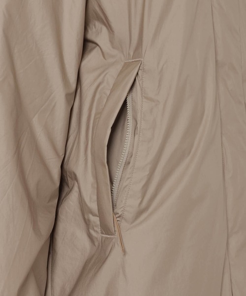 NANGA(ナンガ)の「NO COLLAR DOWN COAT(WOMEN)/ノーカラーダウンコート (ウィメンズ)(ダウンジャケット/コート・レディース・アイボリー/ブラック/モカ/ベージュ系その他/カーキ・S/M/L/XL)」の14枚目の写真