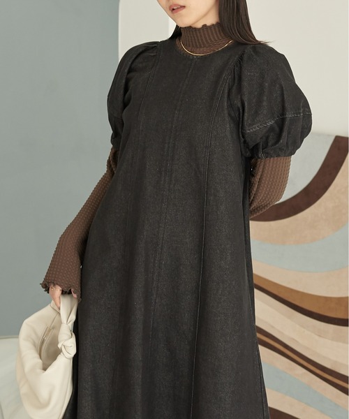 ECRIRE（エクリール）の「ランタンスリーブ デニムワンピース（ワンピース・レディース・ネイビー/ブラック・M）」の2枚目の写真