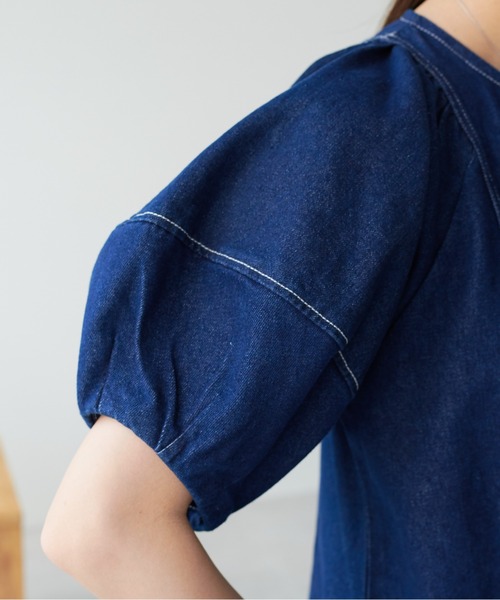 ECRIRE（エクリール）の「ランタンスリーブ デニムワンピース（ワンピース・レディース・ネイビー/ブラック・M）」の11枚目の写真