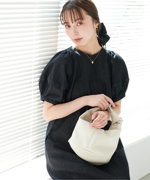 ECRIRE（エクリール）の「ランタンスリーブ デニムワンピース（ワンピース・レディース・ネイビー/ブラック・M）」の15枚目の写真