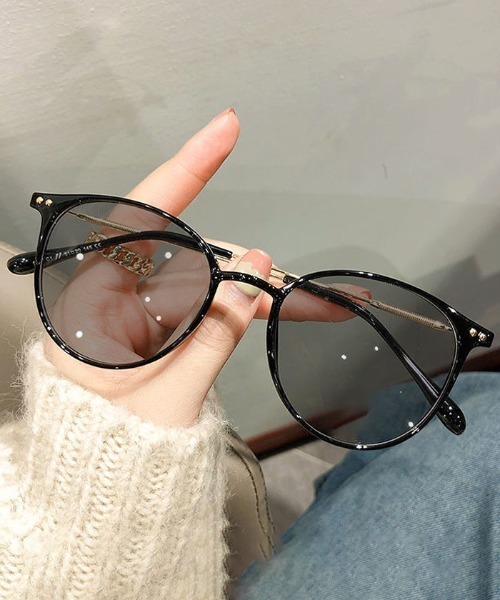 Futier land（フューティアランド）の「UV調光ボストン眼鏡（メガネ・レディース・ブラック/ブラウン/グレー/ブラウン系その他/グレー系その他/グレー系その他2/ブラウン系その他2/ブラック系その他・FREE）」の3枚目の写真