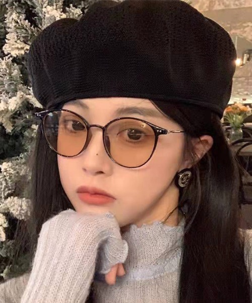Futier land（フューティアランド）の「UV調光ボストン眼鏡（メガネ・レディース・ブラック/ブラウン/グレー/ブラウン系その他/グレー系その他/グレー系その他2/ブラウン系その他2/ブラック系その他・FREE）」の2枚目の写真