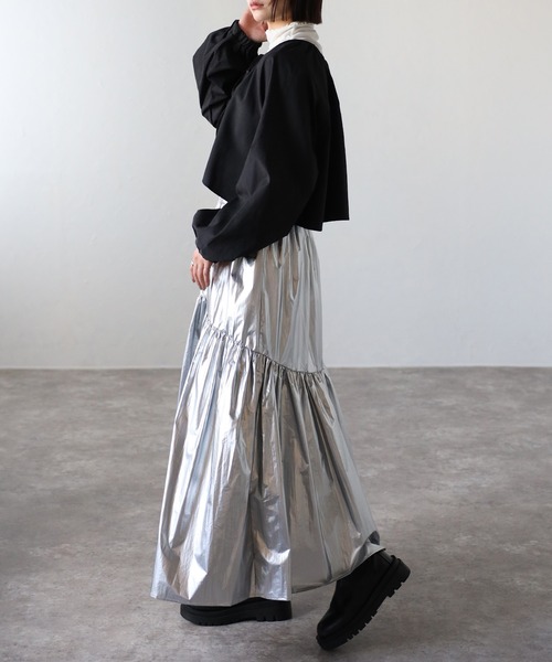 r.（アールドット）の「メタリックタフタギャザーフレアスカート（スカート・レディース・シルバー/ゴールド/ブラック・FREE）」の11枚目の写真