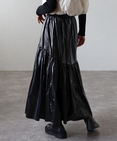 r.（アールドット）の「メタリックタフタギャザーフレアスカート（スカート・レディース・シルバー/ゴールド/ブラック・FREE）」の19枚目の写真
