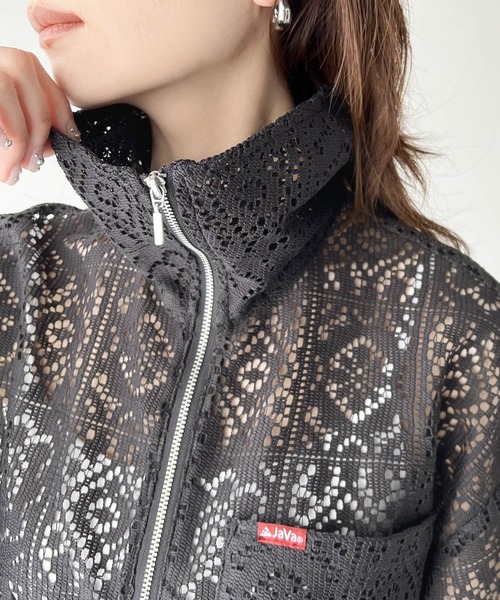 Java（ジャバ）の「【JaVaコラボ】きれいめカジュアルのスタイリング叶う。パネルレースハーフジップ半袖プルオーバー（シャツ/ブラウス・レディース・チャコールグレー/アイボリー/グレイッシュベージュ・X-LARGE/SMALL/MEDIUM/LARGE）」の8枚目の写真