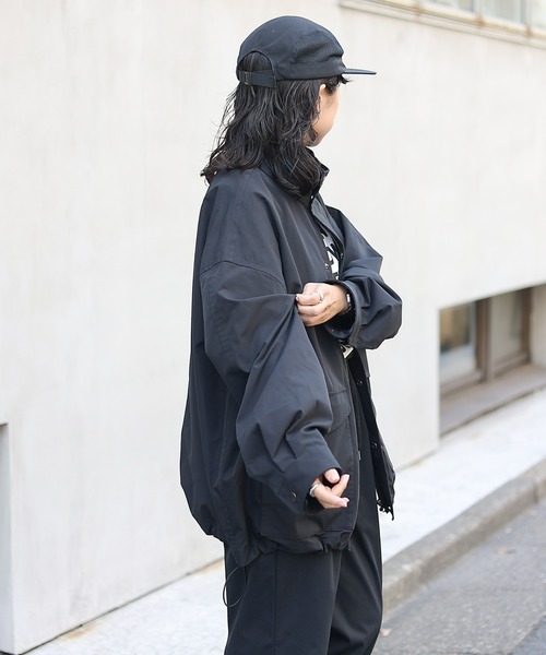 COLONY 2139（コロニートゥーワンスリーナイン）の「ストレッチスタンドブルゾン（ブルゾン・メンズ・ブラック/アイボリー・MEDIUM/LARGE）」の18枚目の写真