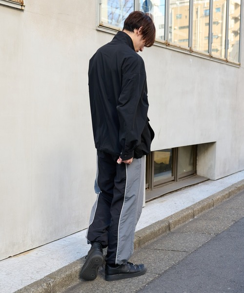 COLONY 2139（コロニートゥーワンスリーナイン）の「ストレッチスタンドブルゾン（ブルゾン・メンズ・ブラック/アイボリー・MEDIUM/LARGE）」の22枚目の写真