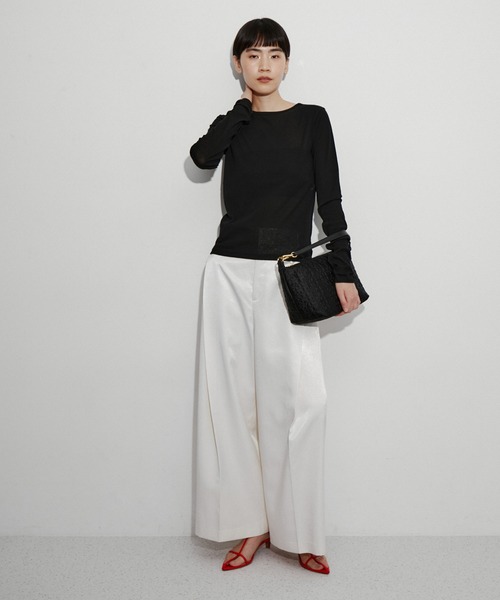 GANNI（ガニー）の「【GANNI】BUTTERFLY MEDIUM POUCH SATIN（ハンドバッグ・レディース・ブラック・FREE）」の4枚目の写真