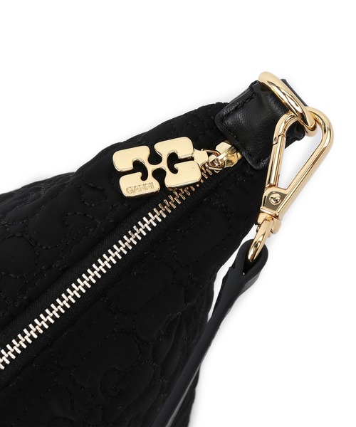 GANNI（ガニー）の「【GANNI】BUTTERFLY MEDIUM POUCH SATIN（ハンドバッグ・レディース・ブラック・FREE）」の8枚目の写真
