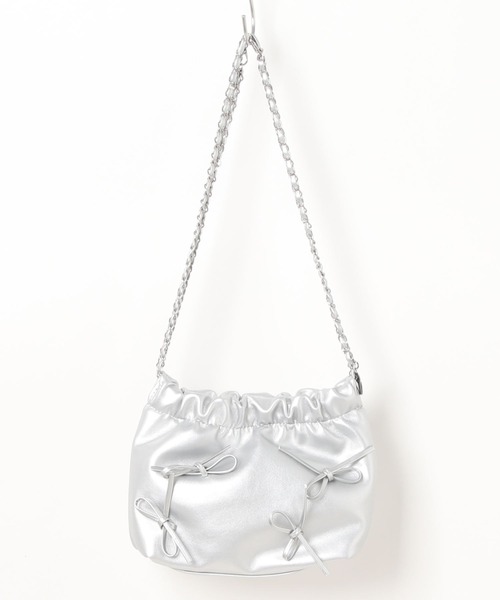 apres jour clair（アプレジュールクレア）の「【apres jour clair×ARIAZ】リボン付きチェーンバッグ（ショルダーバッグ・レディース・シルバー/アイボリー/ブラック・FREE）」の17枚目の写真