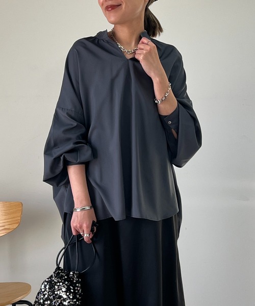 un dix cors（アンディコール）の「スキッパーバックギャザーブラウス（シャツ/ブラウス・レディース・グリーン/チャコールグレー/アイボリー・FREE）」の16枚目の写真