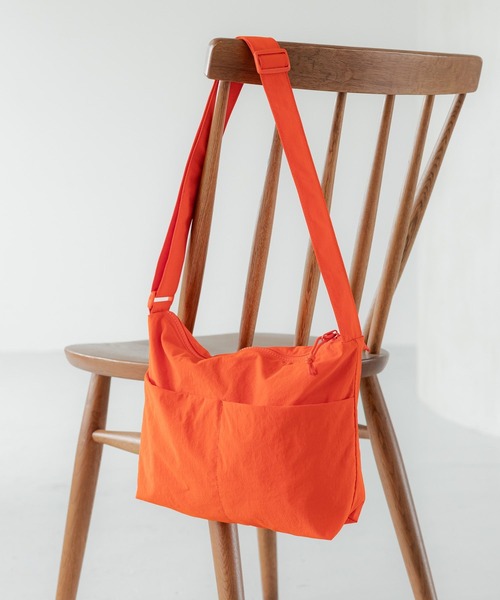 GLOBAL WORK（グローバルワーク）の「撥水ライト5ポケットミニショルダー/996734（クラッチバッグ・メンズ・グリーン/オフホワイト/ブラック/グレー/ベージュ/ライトグレー/ピンク/アイボリー/ベージュ系その他5/オレンジ・FREE）」の10枚目の写真