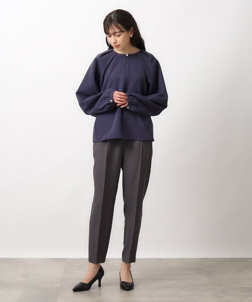 OPAQUE.CLIP（オペークドットクリップ）の「◆フロントボタンタックブラウス【洗濯機洗い可】（シャツ/ブラウス・レディース・ネイビー/オフホワイト/ライトベージュ・36/38/40/42）」の16枚目の写真