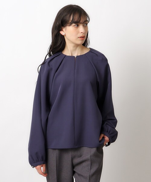 OPAQUE.CLIP（オペークドットクリップ）の「◆フロントボタンタックブラウス【洗濯機洗い可】（シャツ/ブラウス・レディース・ネイビー/オフホワイト/ライトベージュ・36/38/40/42）」の11枚目の写真