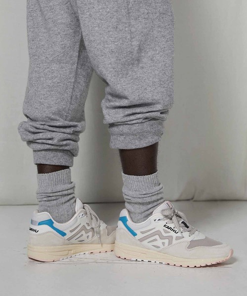 KARHU(カルフ)の「KARHU / "LEGACY 96" スニーカー(スニーカー・レディース・ホワイト系/ベージュ系・5/6/7/8/9/10/11)」の1枚目の写真