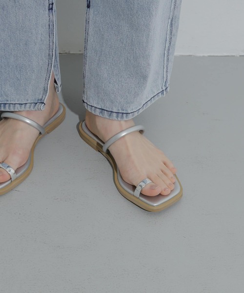 SENSE OF PLACE by URBAN RESEARCH(センスオブプレイスバイアーバンリサーチ)の「フラットリングサンダル(サンダル・レディース・ブラック/シルバー・LARGE/SMALL/MEDIUM)」の18枚目の写真