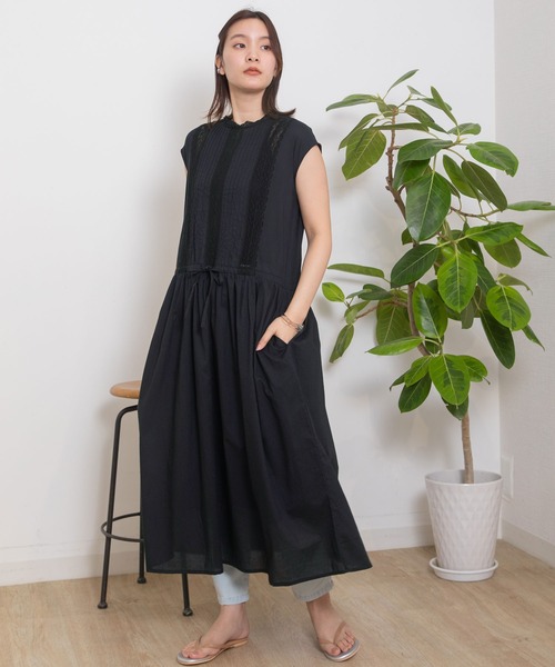 POU DOU DOU（プードゥドゥ）の「ピンタックレースノースリーブワンピース（ワンピース・レディース・ブラック/ライトブルー/オフホワイト・3）」の2枚目の写真