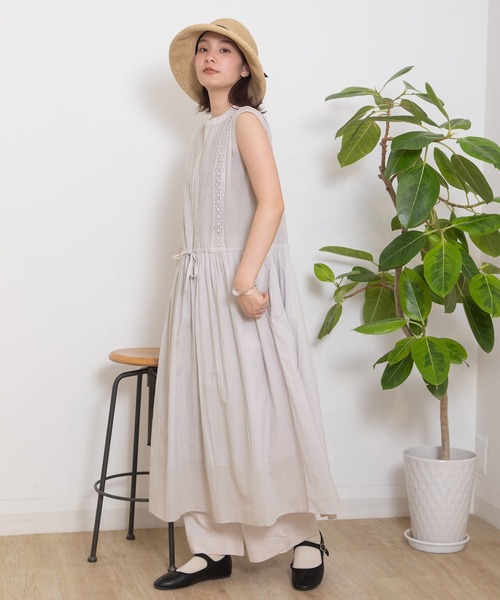 POU DOU DOU（プードゥドゥ）の「ピンタックレースノースリーブワンピース（ワンピース・レディース・ブラック/ライトブルー/オフホワイト・3）」の7枚目の写真