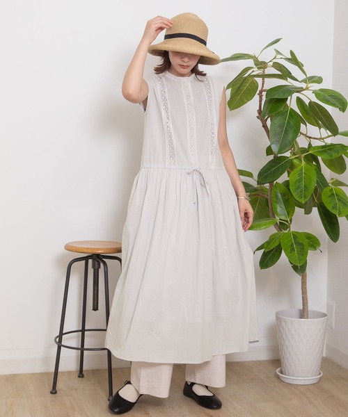 POU DOU DOU（プードゥドゥ）の「ピンタックレースノースリーブワンピース（ワンピース・レディース・ブラック/ライトブルー/オフホワイト・3）」の5枚目の写真