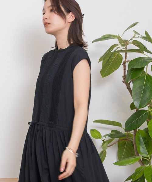 POU DOU DOU（プードゥドゥ）の「ピンタックレースノースリーブワンピース（ワンピース・レディース・ブラック/ライトブルー/オフホワイト・3）」の20枚目の写真