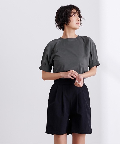 UR'S(ユアーズ)の「汗染み防止タックボリュームスリーブTシャツ(Tシャツ/カットソー・レディース・ブラック/ホワイト/ブルーグレー/チャコール・M/L/S)」の8枚目の写真