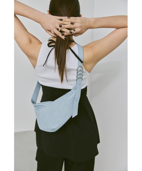 un/neu（アンノイ）の「ムーンメタルリングボディバッグ（ボディバッグ/ウエストポーチ・レディース・ホワイト/ブラック/ブルー・FREE）」の21枚目の写真