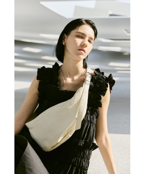 un/neu（アンノイ）の「ムーンメタルリングボディバッグ（ボディバッグ/ウエストポーチ・レディース・ホワイト/ブラック/ブルー・FREE）」の5枚目の写真