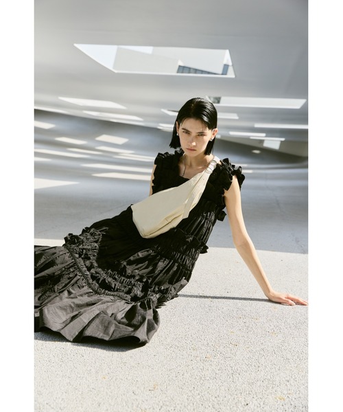 un/neu（アンノイ）の「ムーンメタルリングボディバッグ（ボディバッグ/ウエストポーチ・レディース・ホワイト/ブラック/ブルー・FREE）」の9枚目の写真