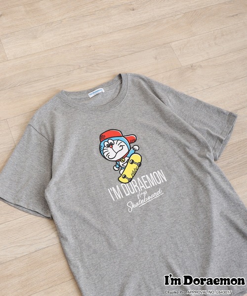 sanrio(サンリオ)の「アイムドラえもん プリント 半袖Tシャツ(Tシャツ/カットソー・メンズ・チャコール/杢グレー/サックスブルー/オフホワイト/ブラック/ホワイト・LL/M/L)」の4枚目の写真