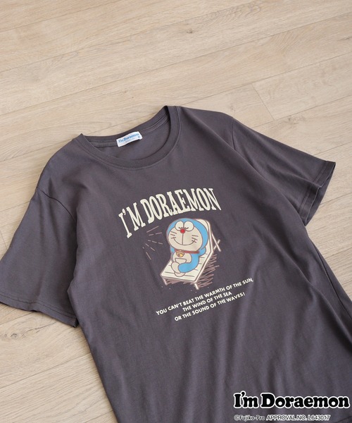 sanrio(サンリオ)の「アイムドラえもん プリント 半袖Tシャツ(Tシャツ/カットソー・メンズ・チャコール/杢グレー/サックスブルー/オフホワイト/ブラック/ホワイト・LL/M/L)」の5枚目の写真