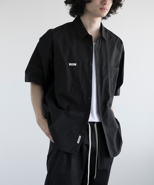 aimoha(アイモハ)の「aimoha men ESSENTIAL ELEGANCE SHORT-SLEEVE SHIRT (SS)(シャツ/ブラウス・メンズ・ブラック/カーキ/ホワイト・MEDIUM/LARGE/X-LARGE/XX-LARGE)」の16枚目の写真