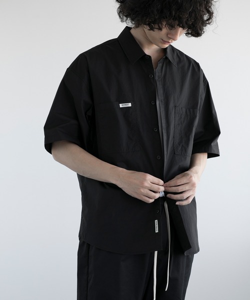 aimoha(アイモハ)の「aimoha men ESSENTIAL ELEGANCE SHORT-SLEEVE SHIRT (SS)(シャツ/ブラウス・メンズ・ブラック/カーキ/ホワイト・MEDIUM/LARGE/X-LARGE/XX-LARGE)」の17枚目の写真