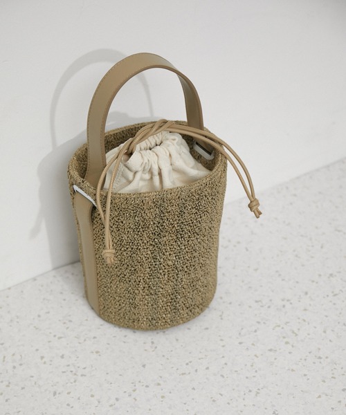 ADAM ET ROPE'（アダムエロペ）の「軽量雑材バケツバッグ（ハンドバッグ・レディース・カーキ/ブラック・FREE）」の4枚目の写真