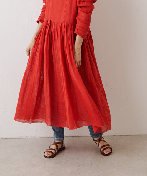 人気完売品♪ビアズリー カヤギャザーワンピース ロングワンピース 昨年モデル 黒 BEARDSLEY（ビアズリー）の「カヤギャザーワンピース