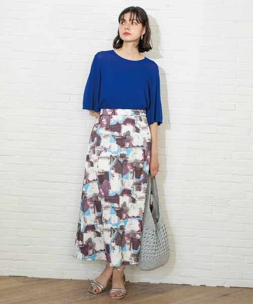OPAQUE.CLIP（オペークドットクリップ）の「◆幾何プリント サテンナローフレアスカート【洗濯機洗い可】（スカート・レディース・ワイン系1/ネイビー系・40/38/42）」の14枚目の写真