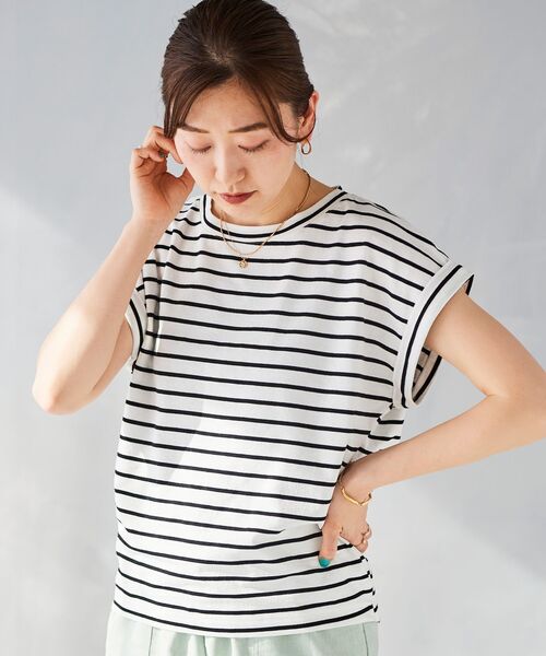 le.coeur blanc（ルクールブラン）の「ロールアップスリーブTシャツ（Tシャツ/カットソー・レディース・サックスブルー/オフホワイト/ピンク/ホワイト系その他/ダークグレー・38）」の8枚目の写真