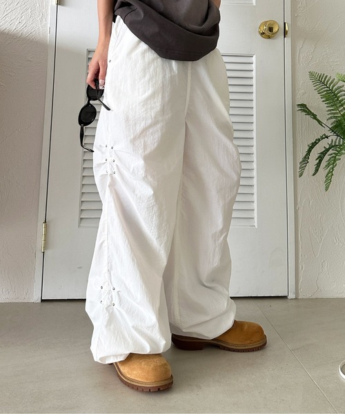 sedacle(セダクル)の「スタッズサイドタックナイロンパンツ【SETUP着用可能】(その他パンツ・メンズ・グレー/オフホワイト/ブラック・SMALL/MEDIUM/LARGE)」の4枚目の写真