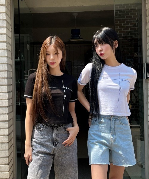 muahmuah(ムーアムーア)の「A'GEM/9 × .kom 『muah muah/ムーアムーア』 LINEGRAPHICHALFT-SHIRT/ライン ハーフグラフィック半袖カットソー(Tシャツ/カットソー・レディース・ホワイト/ブラック・FREE)」の9枚目の写真