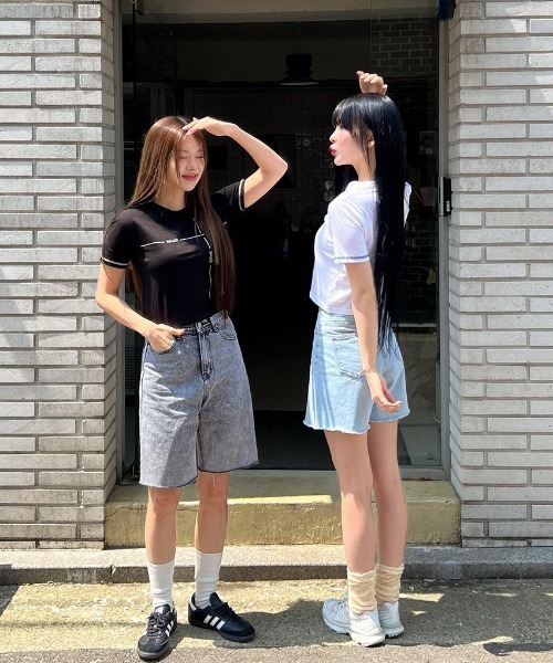 muahmuah(ムーアムーア)の「A'GEM/9 × .kom 『muah muah/ムーアムーア』 LINEGRAPHICHALFT-SHIRT/ライン ハーフグラフィック半袖カットソー(Tシャツ/カットソー・レディース・ホワイト/ブラック・FREE)」の10枚目の写真