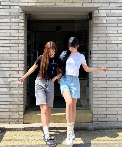 muahmuah(ムーアムーア)の「A'GEM/9 × .kom 『muah muah/ムーアムーア』 LINEGRAPHICHALFT-SHIRT/ライン ハーフグラフィック半袖カットソー(Tシャツ/カットソー・レディース・ホワイト/ブラック・FREE)」の11枚目の写真