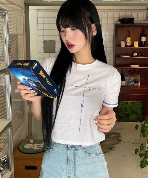 muahmuah(ムーアムーア)の「A'GEM/9 × .kom 『muah muah/ムーアムーア』 LINEGRAPHICHALFT-SHIRT/ライン ハーフグラフィック半袖カットソー(Tシャツ/カットソー・レディース・ホワイト/ブラック・FREE)」の3枚目の写真
