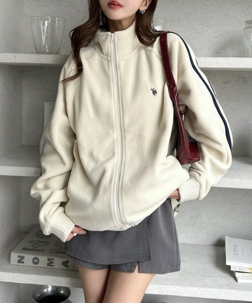 U.S. POLO ASSN.(ユーエスポロアッスン)の「Ada. / U.S. POLO ASSN.ユーエスポロアッスン ラインデザインフリーストラックジャケット(ブルゾン・レディース・ブラック/ベージュ/ネイビー/グレー/カーキ/アイボリー・M/L/S)」の2枚目の写真