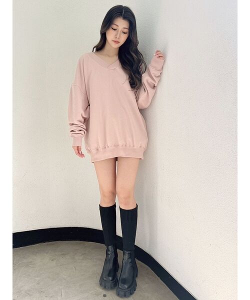 GYDA(ジェイダ)の「GYDALMATIAN Vネックスウェットトップス(スウェット・レディース・ピンク/チャコールグレー/オフホワイト・FREE)」の11枚目の写真