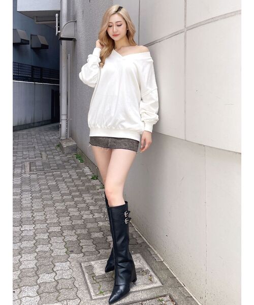 GYDA(ジェイダ)の「GYDALMATIAN Vネックスウェットトップス(スウェット・レディース・ピンク/チャコールグレー/オフホワイト・FREE)」の4枚目の写真