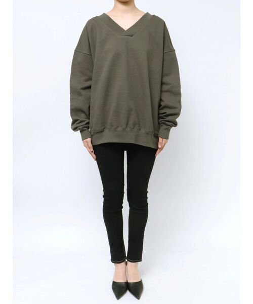 GYDA(ジェイダ)の「GYDALMATIAN Vネックスウェットトップス(スウェット・レディース・ピンク/チャコールグレー/オフホワイト・FREE)」の17枚目の写真