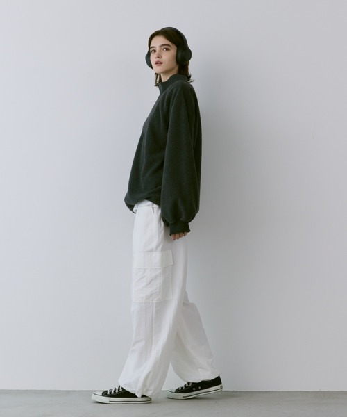 flaner(フラネ)の「Loose half zip fleece / ルーズハーフジップフリース(スウェット・レディース・アイボリー/チャコールグレー・LARGE/MEDIUM)」の17枚目の写真