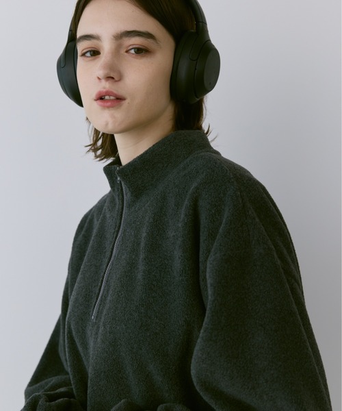 flaner(フラネ)の「Loose half zip fleece / ルーズハーフジップフリース(スウェット・レディース・アイボリー/チャコールグレー・LARGE/MEDIUM)」の14枚目の写真