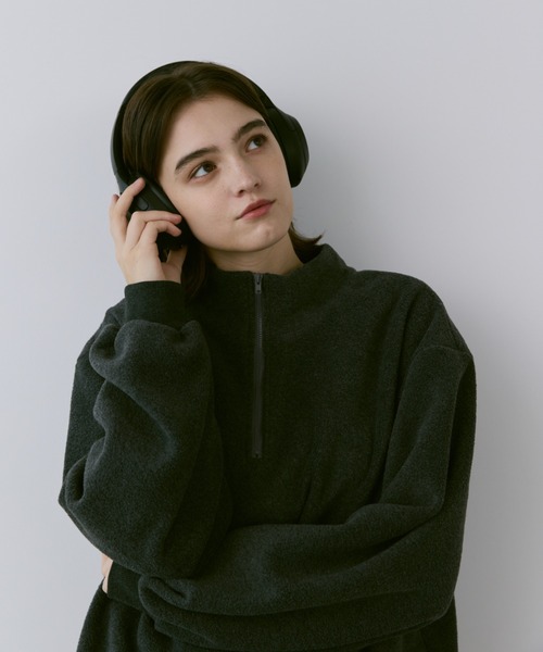 flaner(フラネ)の「Loose half zip fleece / ルーズハーフジップフリース(スウェット・レディース・アイボリー/チャコールグレー・LARGE/MEDIUM)」の13枚目の写真