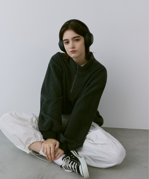 flaner(フラネ)の「Loose half zip fleece / ルーズハーフジップフリース(スウェット・レディース・アイボリー/チャコールグレー・LARGE/MEDIUM)」の19枚目の写真